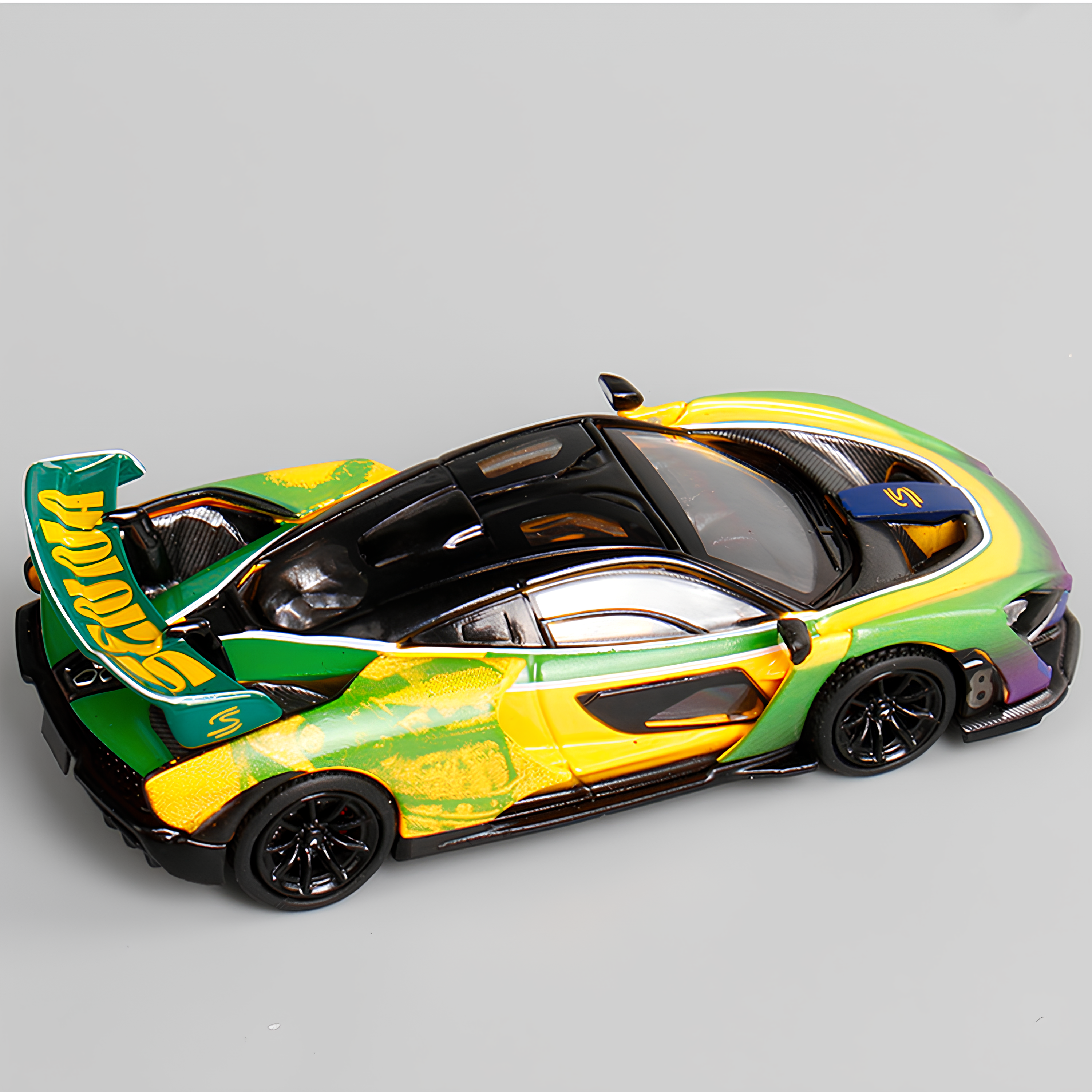 (2024) Die-cast McLaren Senna Sempre 1:64